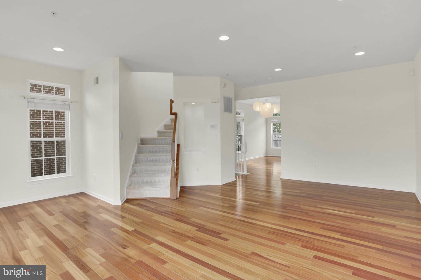1539 Oakley Ln