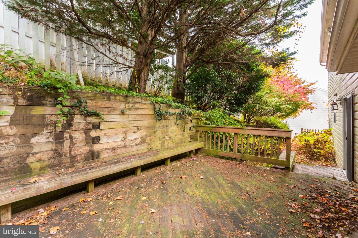 30 Warren Manor COURT