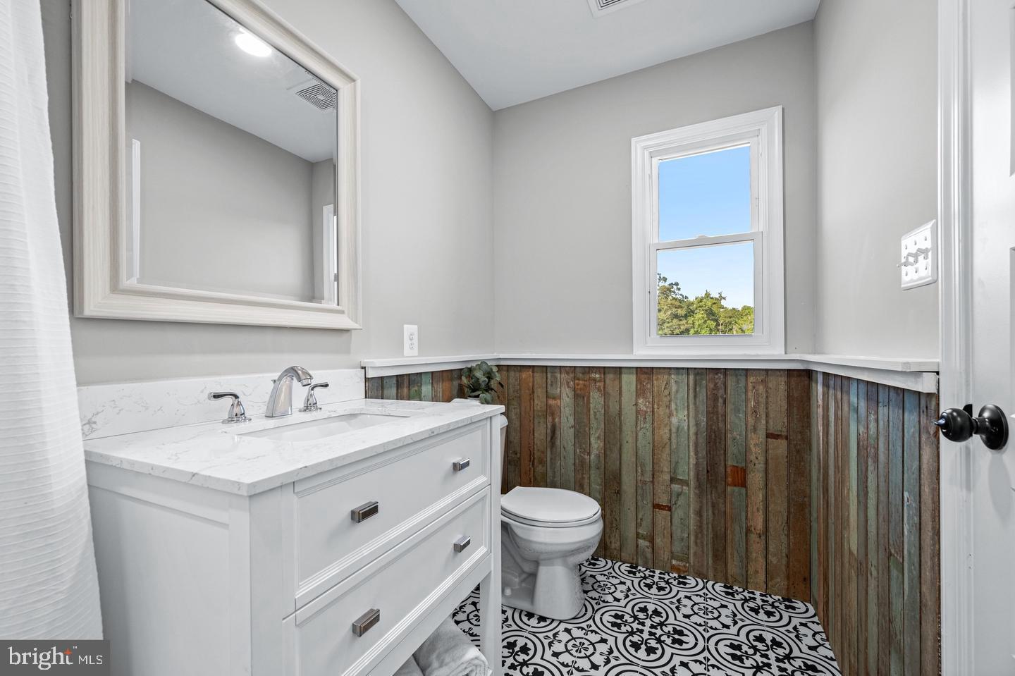 15 Arbutus Ave