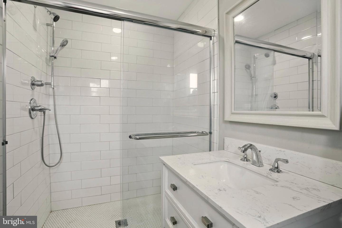 15 Arbutus Ave
