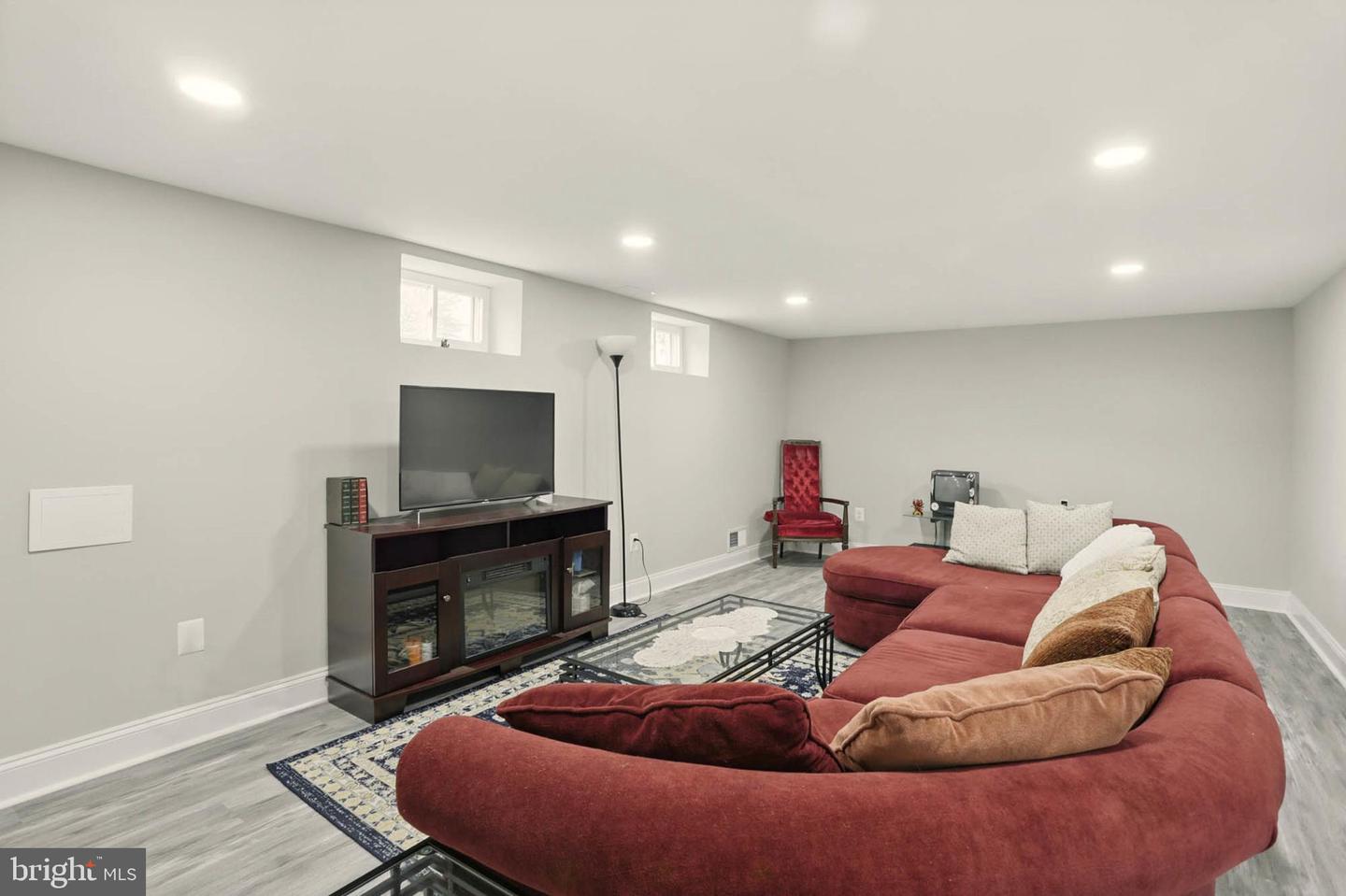 15 Arbutus Ave