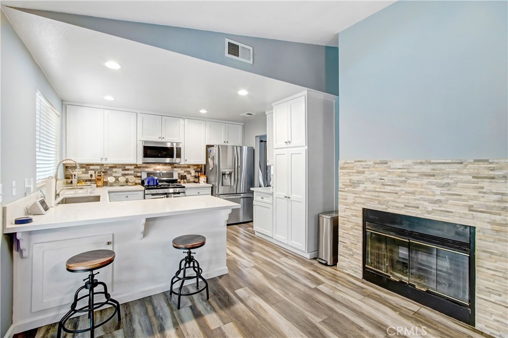 2379 W Loma Vista Drive