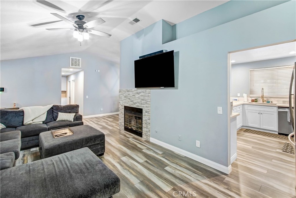 2379 W Loma Vista Drive