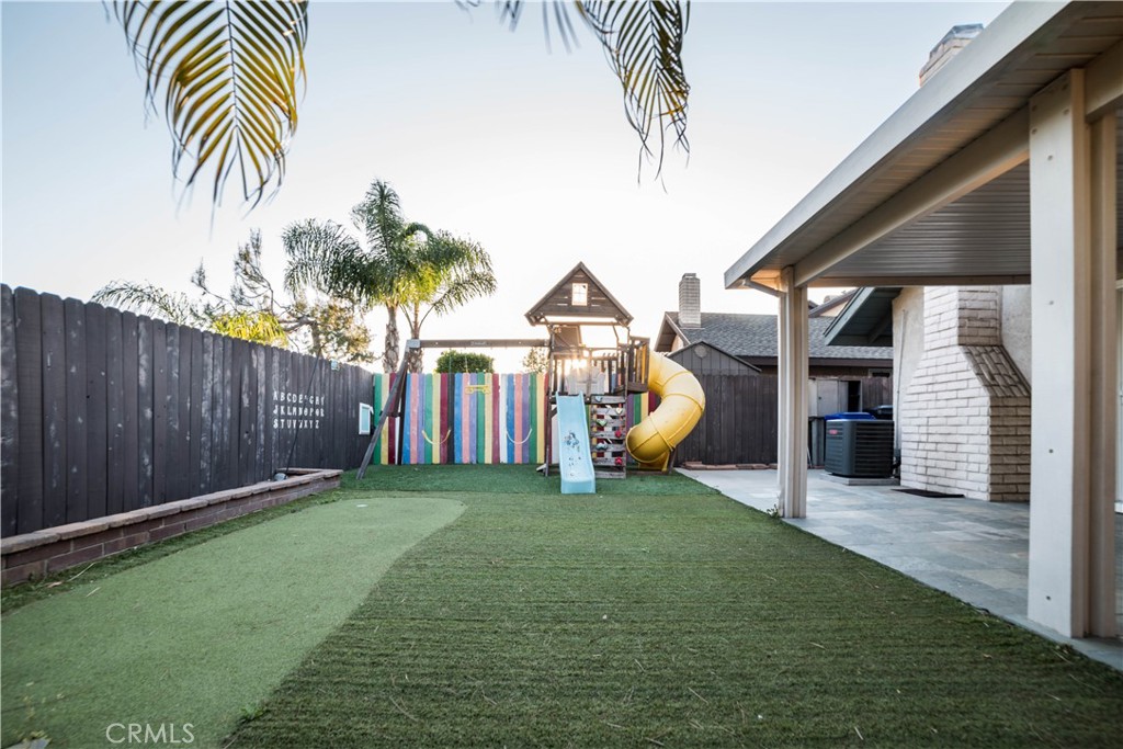 8585 Sandalwood Court