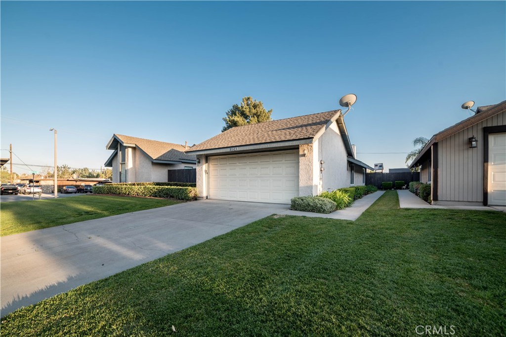 8585 Sandalwood Court