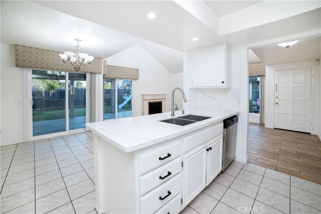 8585 Sandalwood Court