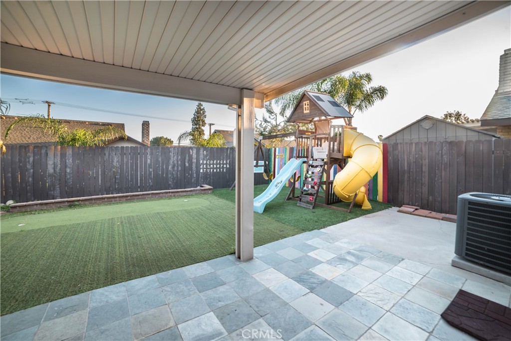 8585 Sandalwood Court