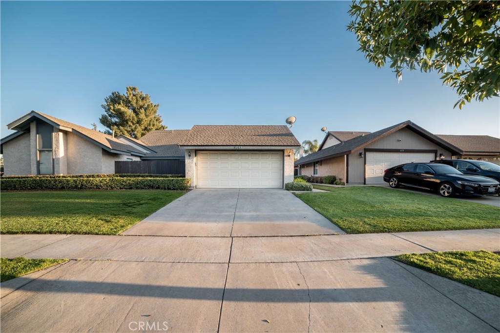 8585 Sandalwood Court