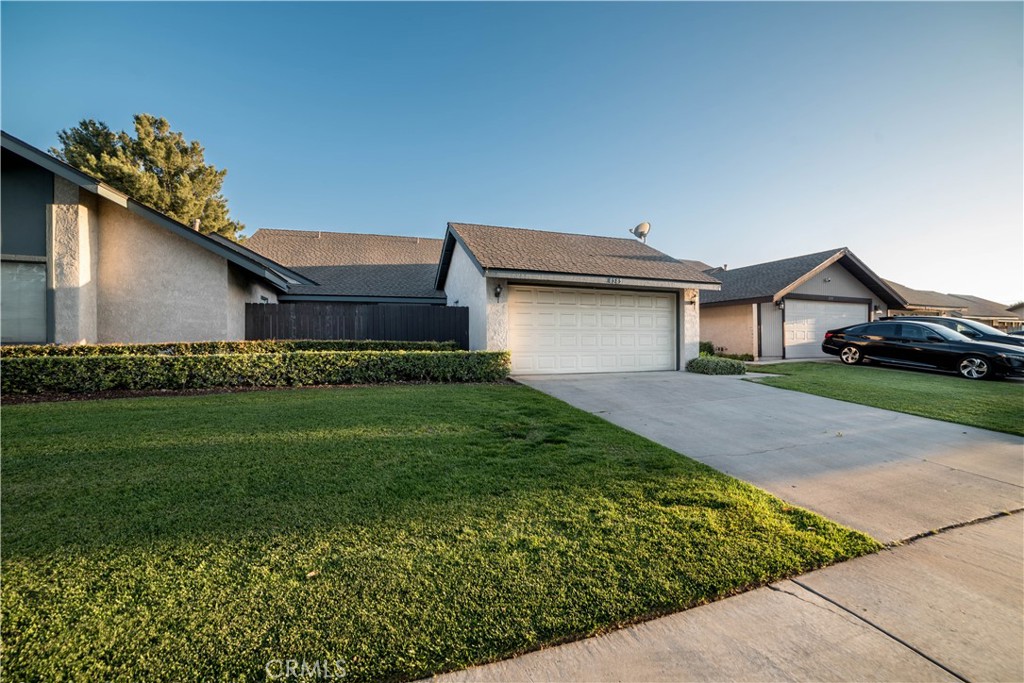 8585 Sandalwood Court