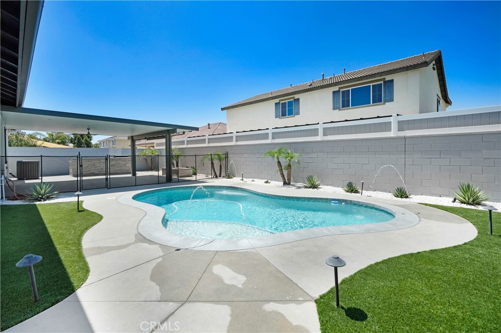 5695 Skimmer Drive