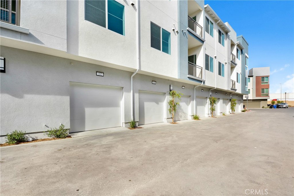 4127 E Circle Paseo 202