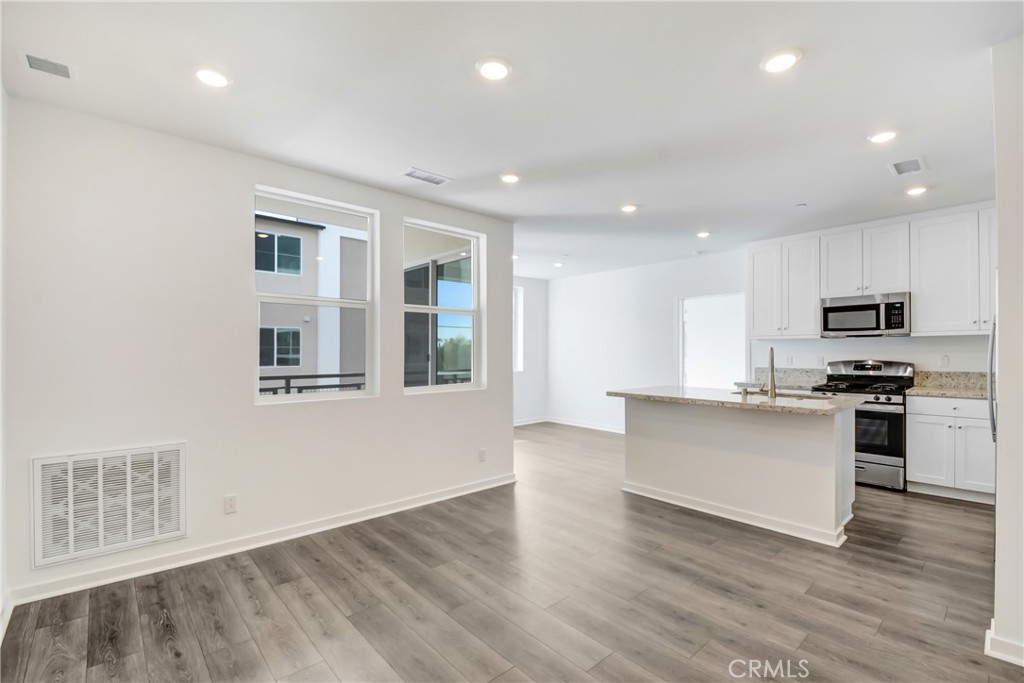 4127 E Circle Paseo 202