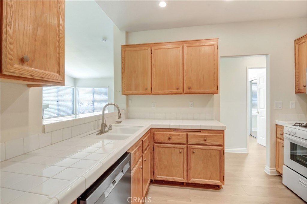 52 Waxwing Lane