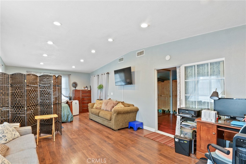 8795 Frankfort St.