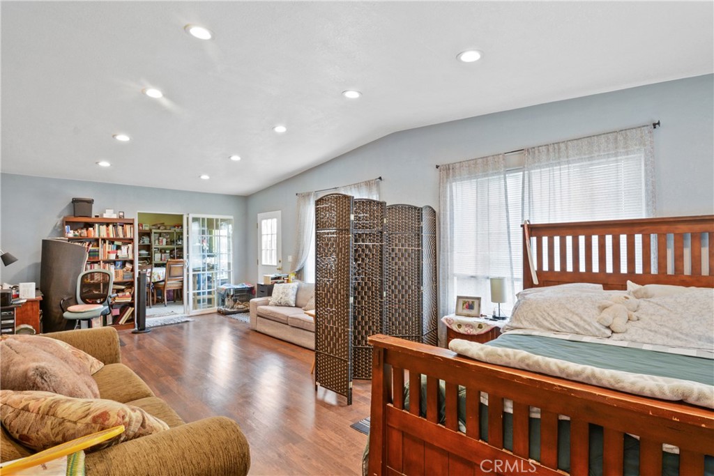 8795 Frankfort St.