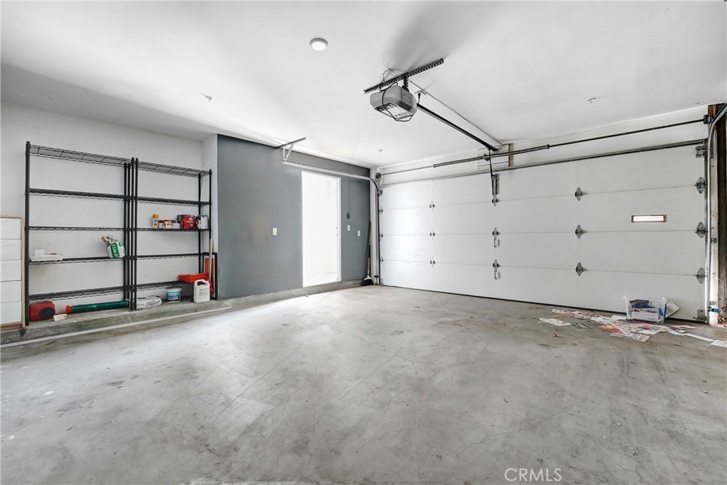 3907 De Longpre
