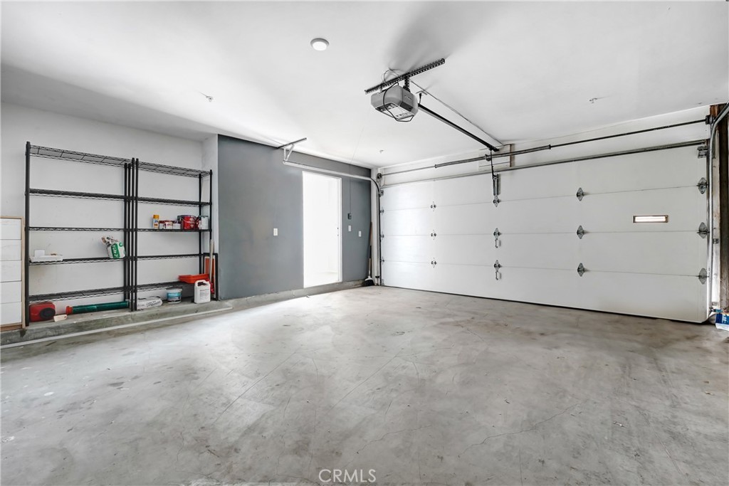 3907 De Longpre