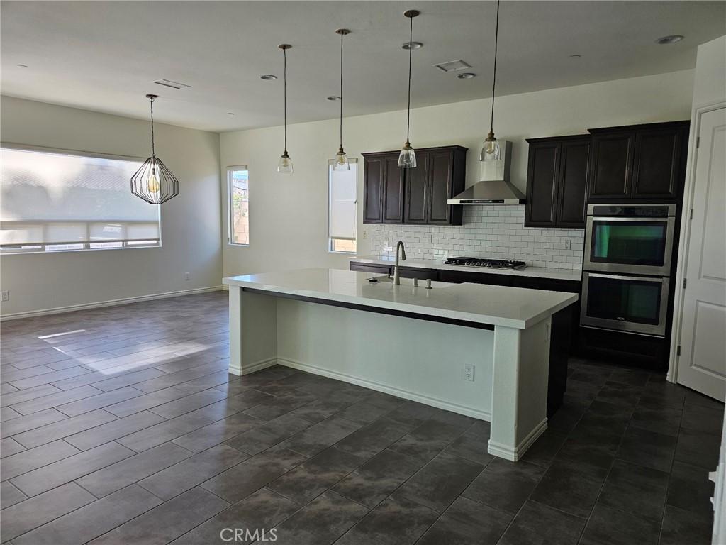 74185 Anastacia Lane