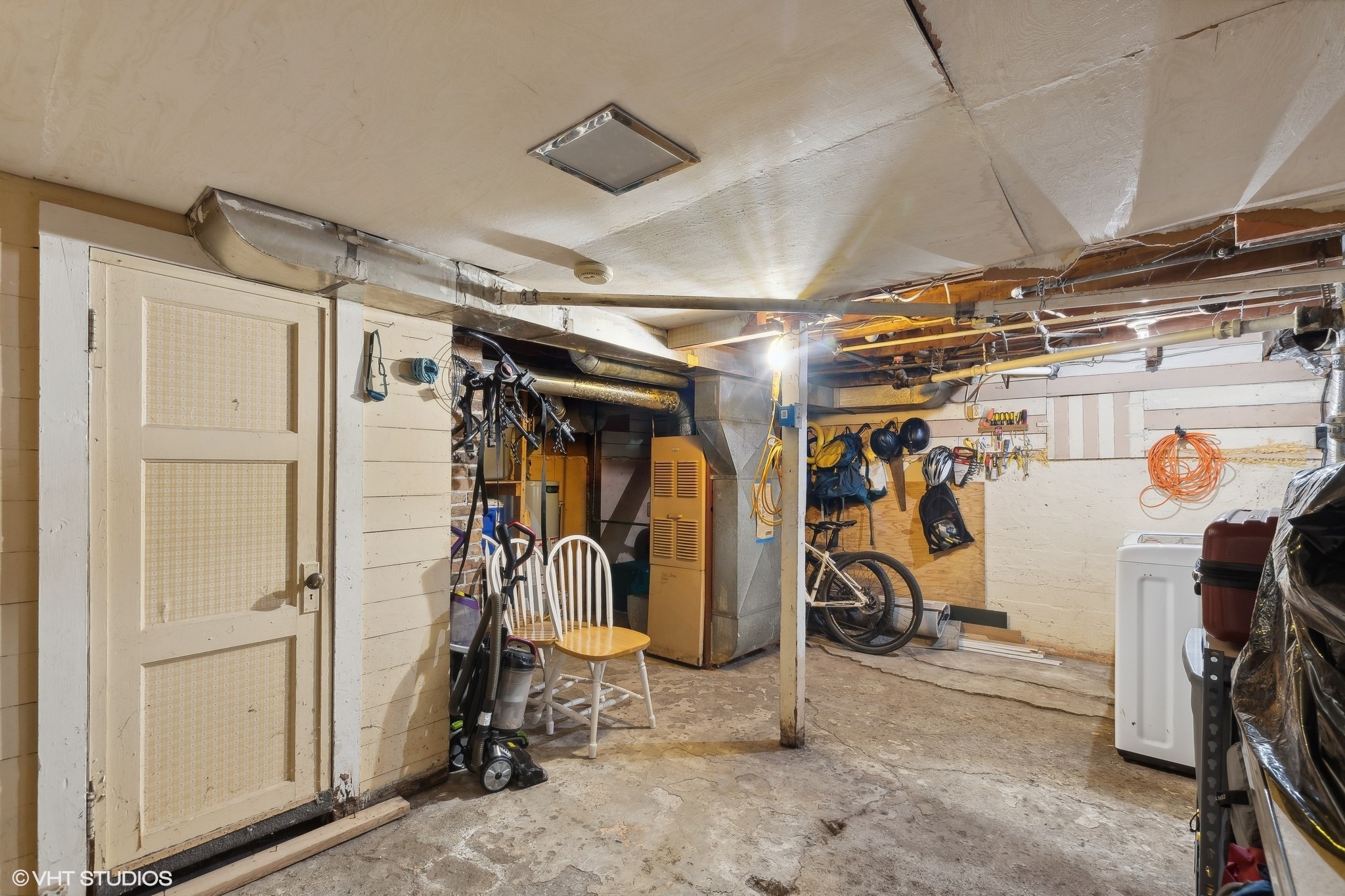34 3rd Avenue E