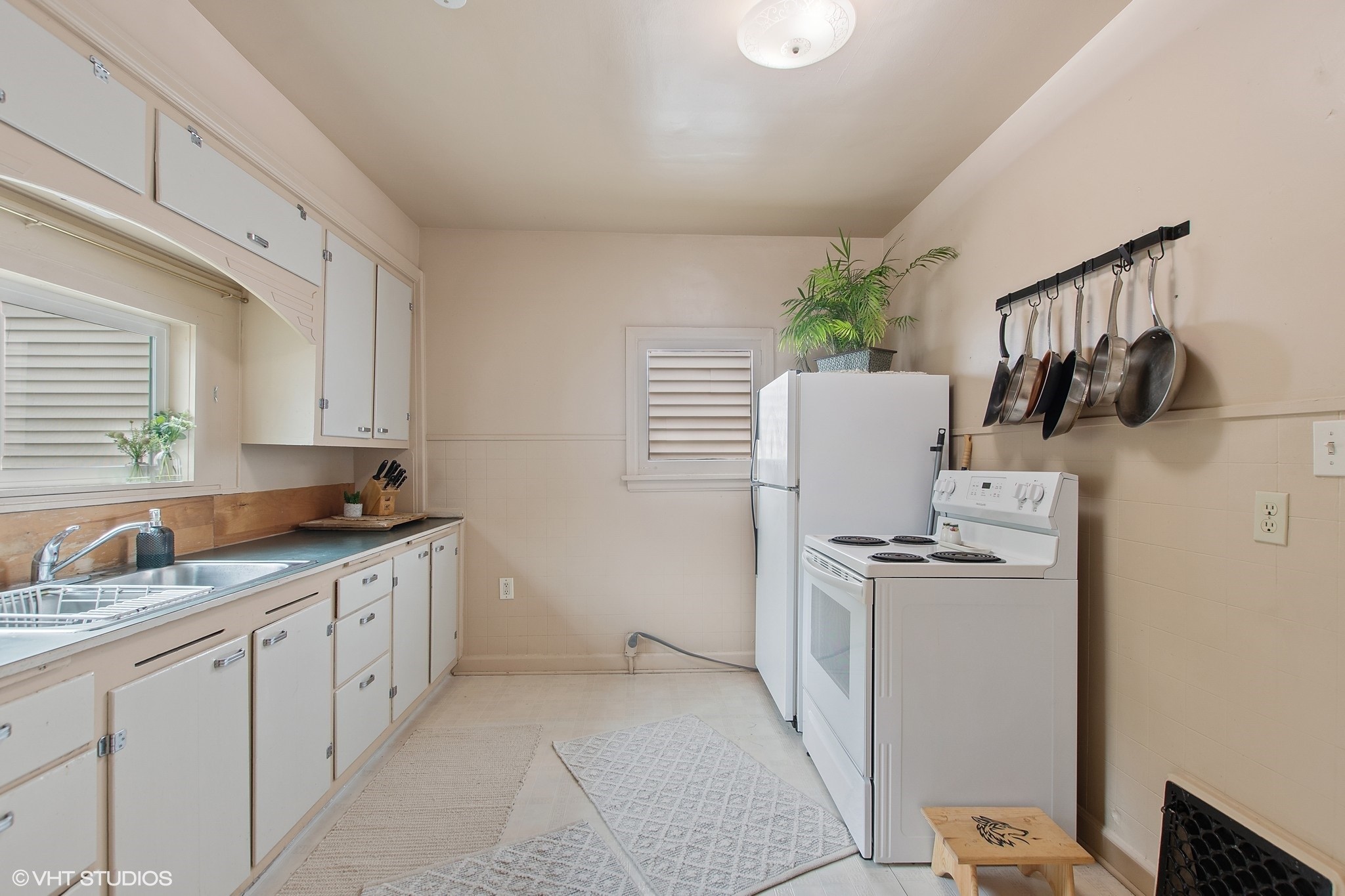 34 3rd Avenue E