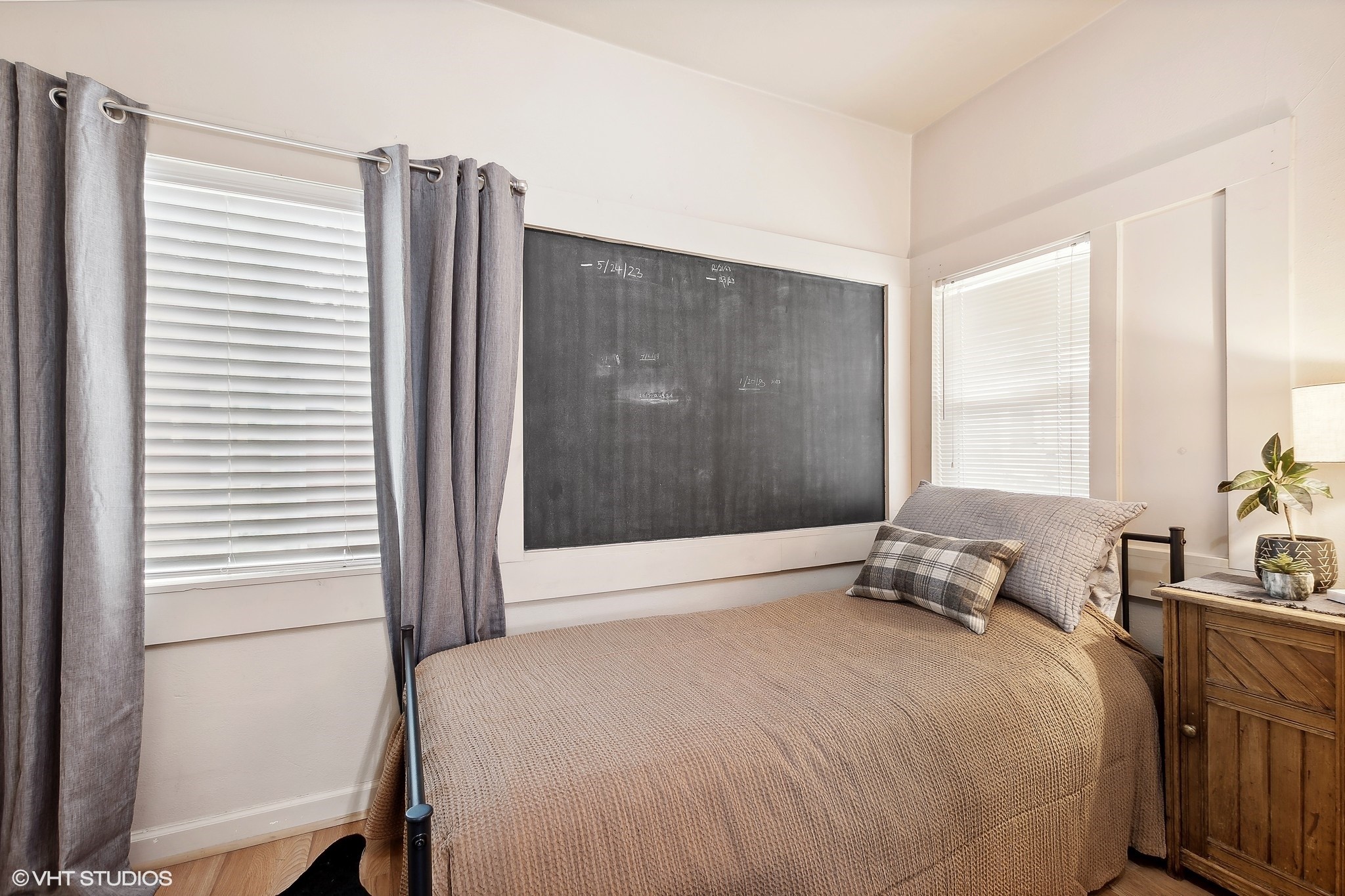34 3rd Avenue E