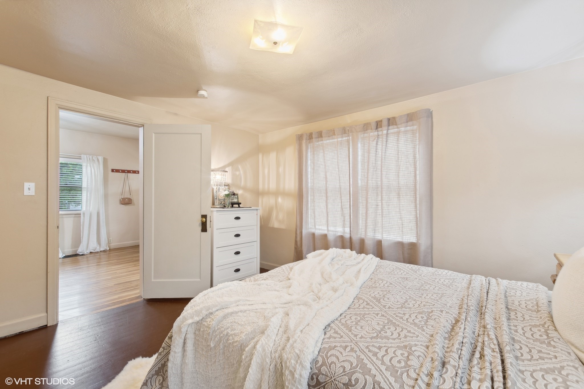 34 3rd Avenue E