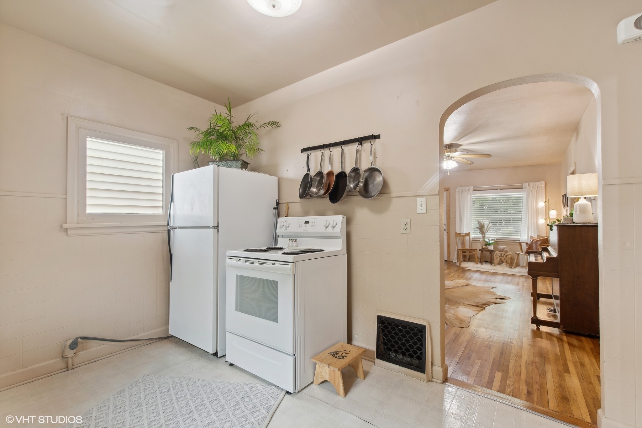 34 3rd Avenue E