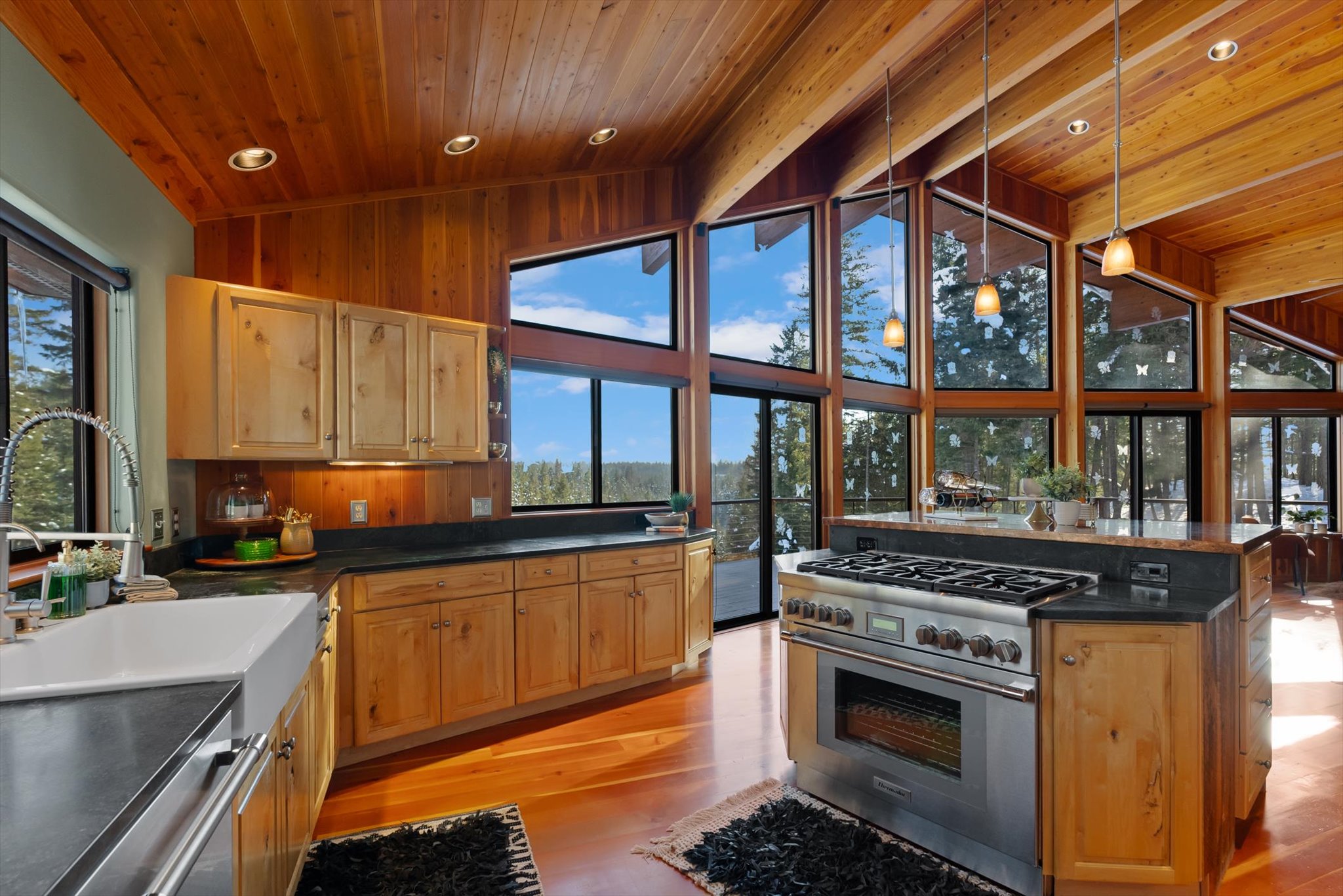 1605 Rolling Ridge Loop
