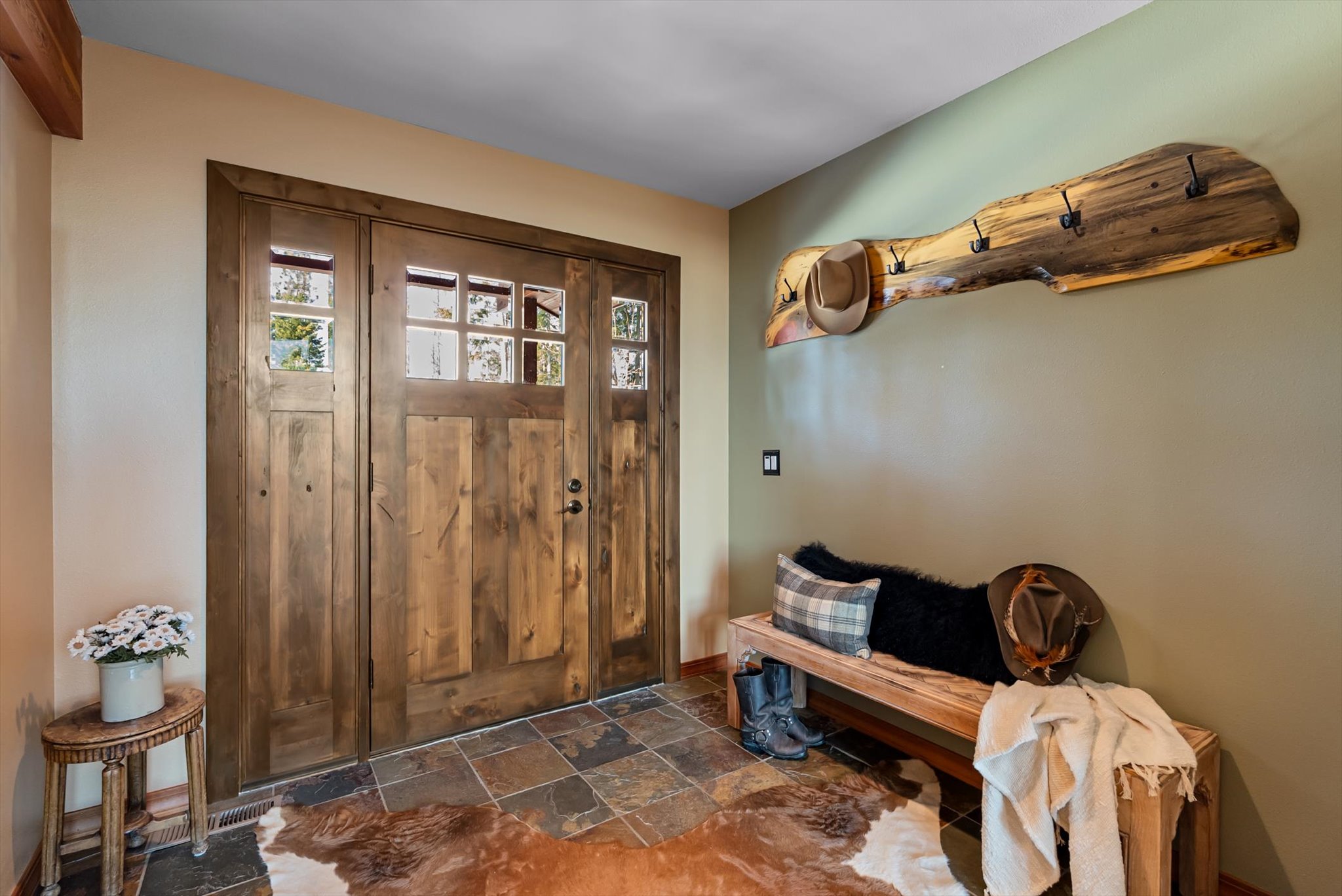 1605 Rolling Ridge Loop