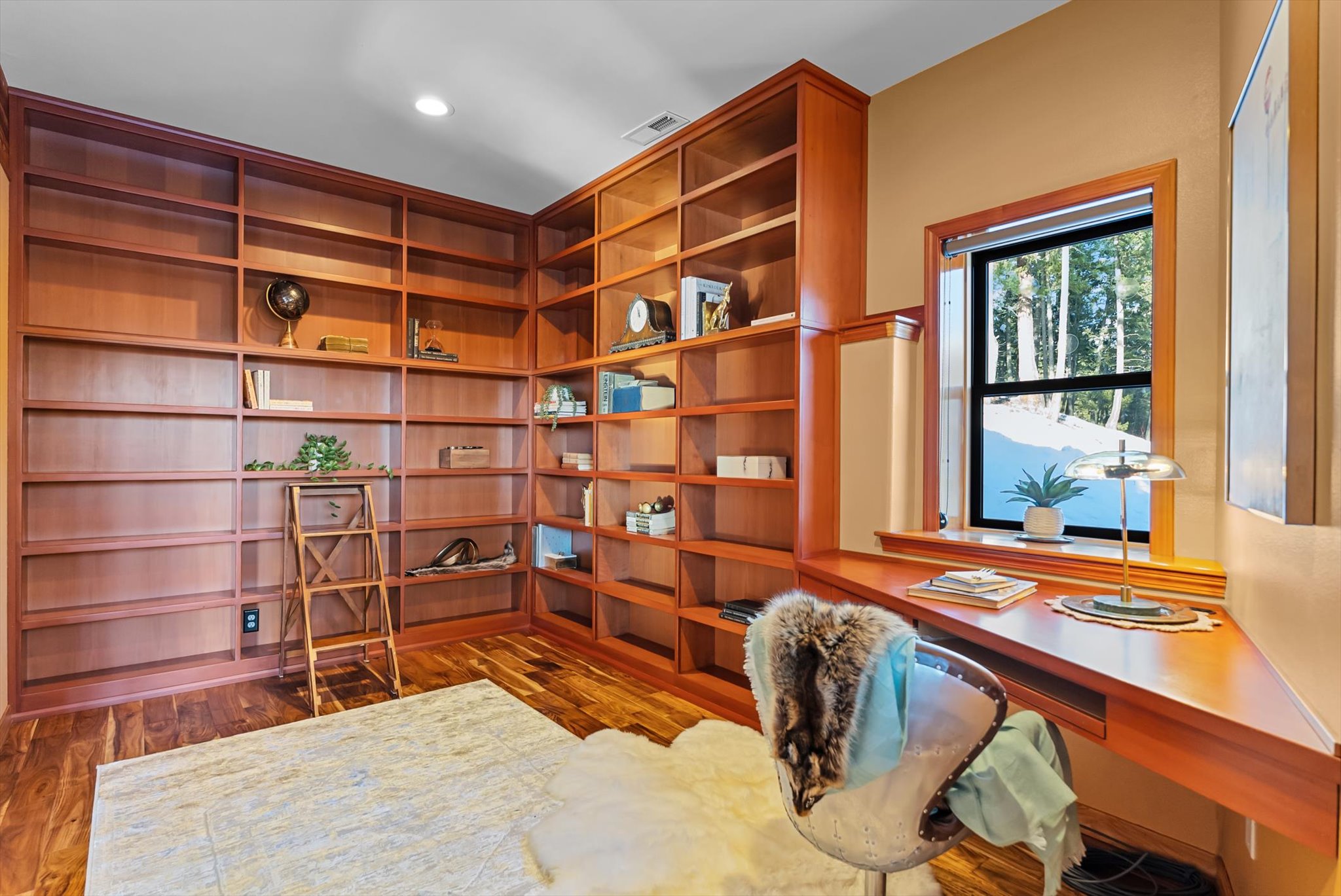 1605 Rolling Ridge Loop