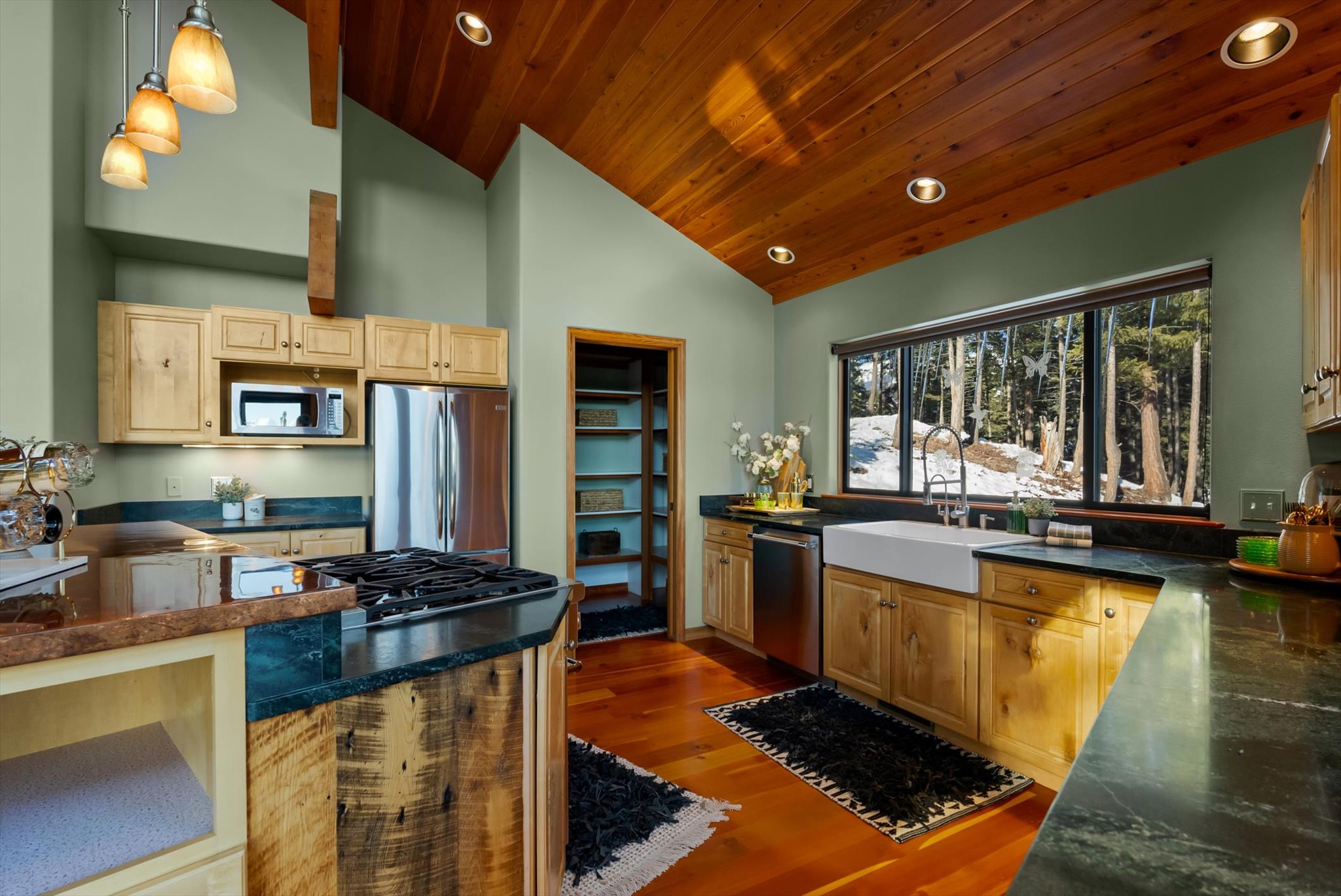 1605 Rolling Ridge Loop