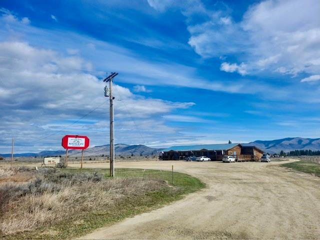 1962 Highway 28 1