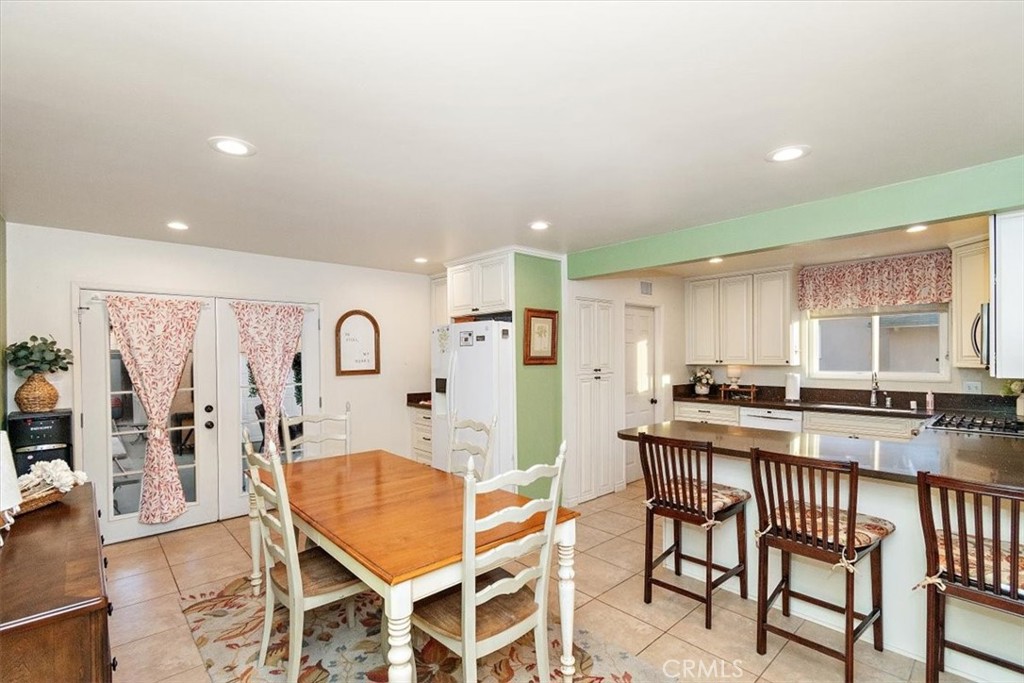 17922 Thornlake Avenue