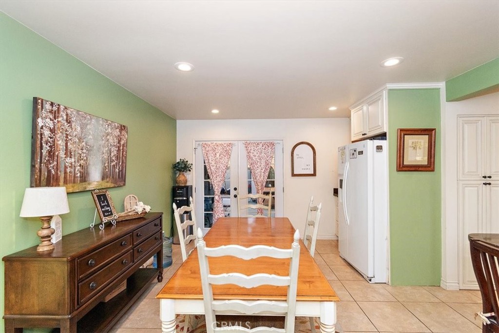 17922 Thornlake Avenue