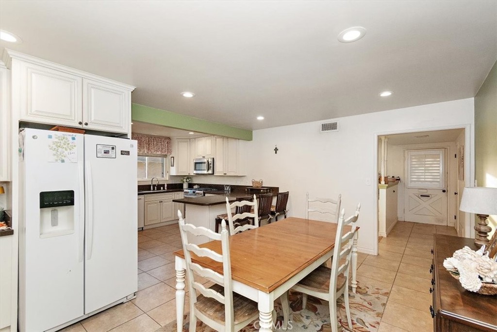 17922 Thornlake Avenue