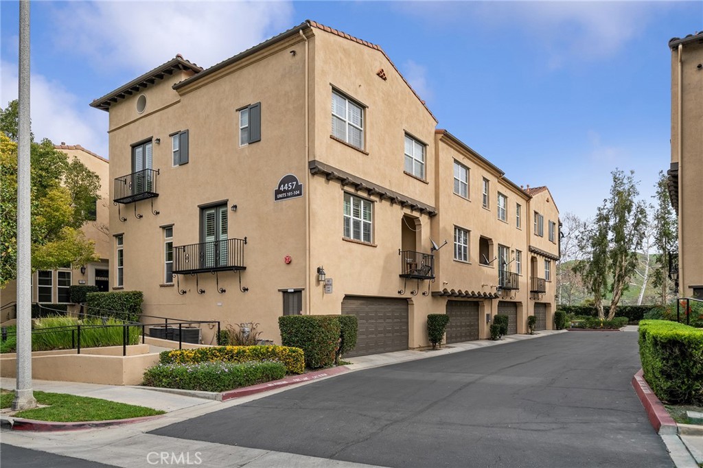 4457 Owens Street 101