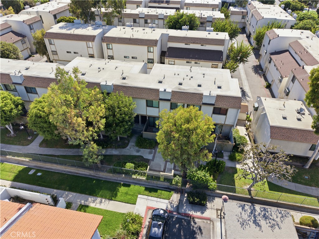 2000 W Palmyra Avenue 7