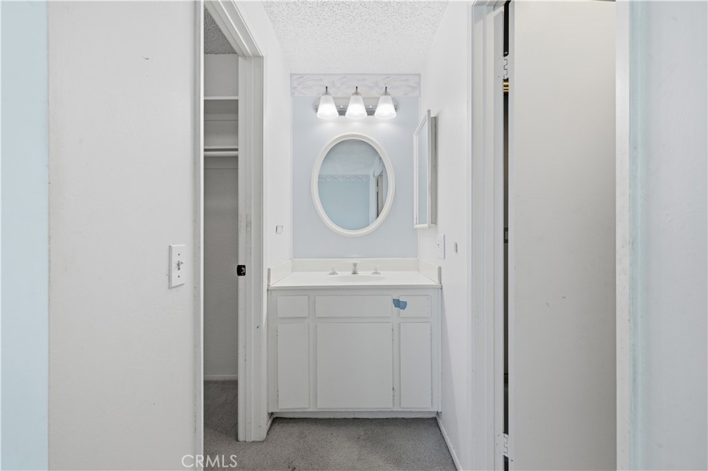 2000 W Palmyra Avenue 7