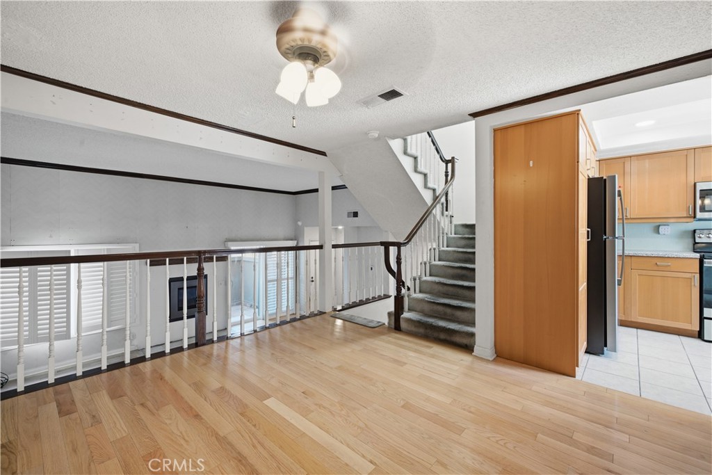 2000 W Palmyra Avenue 7