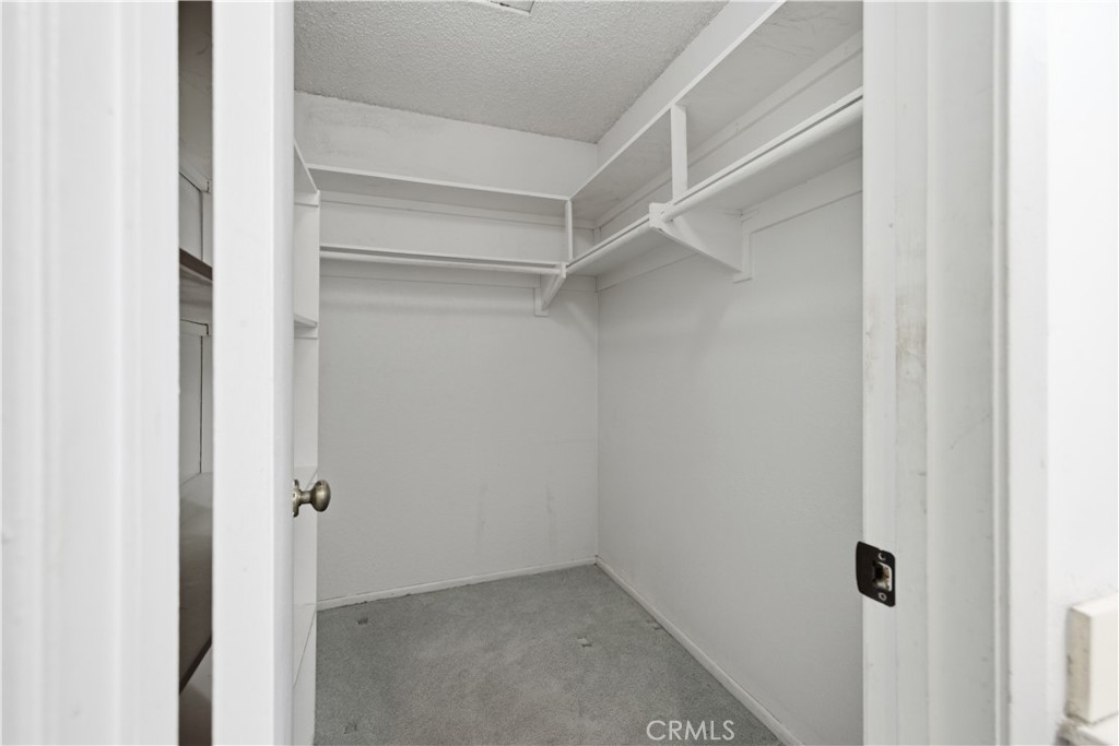 2000 W Palmyra Avenue 7