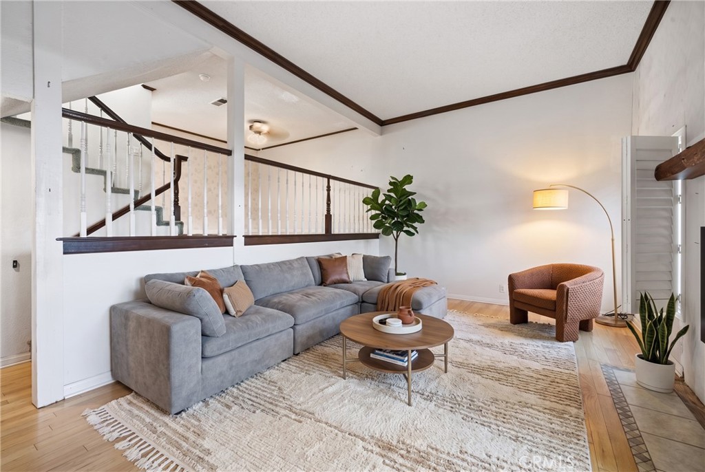 2000 W Palmyra Avenue 7