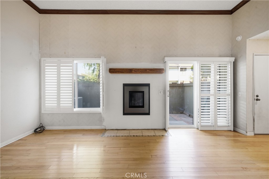 2000 W Palmyra Avenue 7