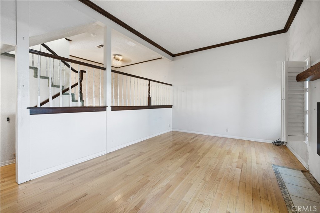2000 W Palmyra Avenue 7