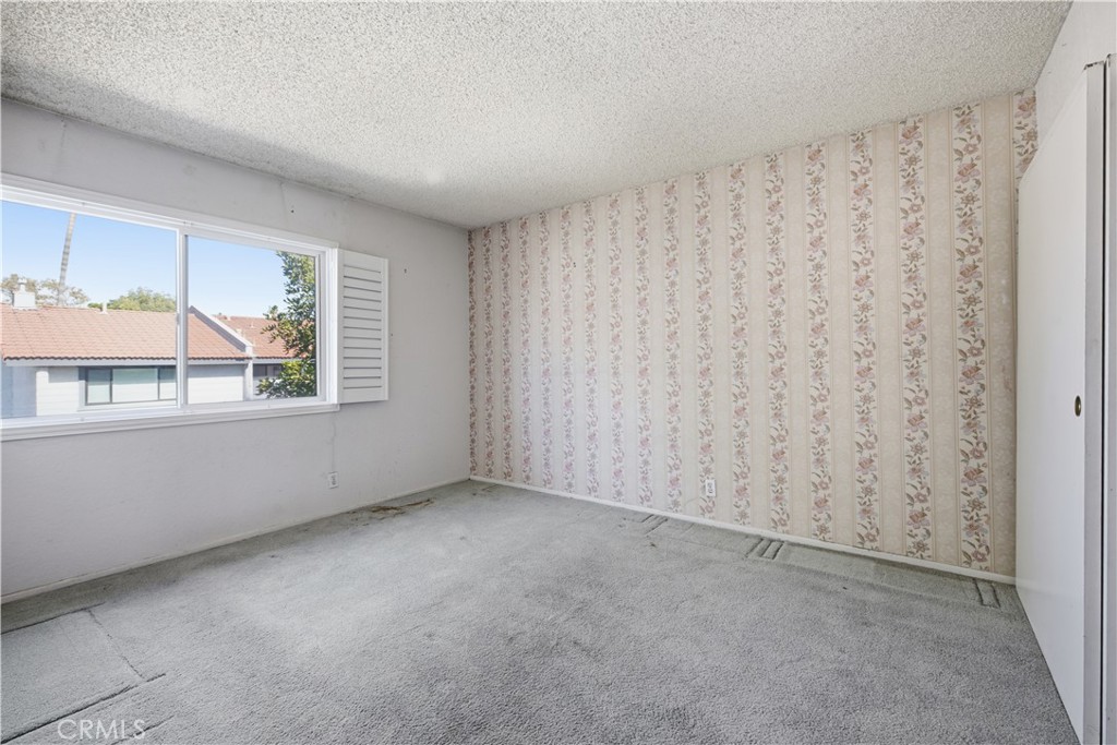2000 W Palmyra Avenue 7