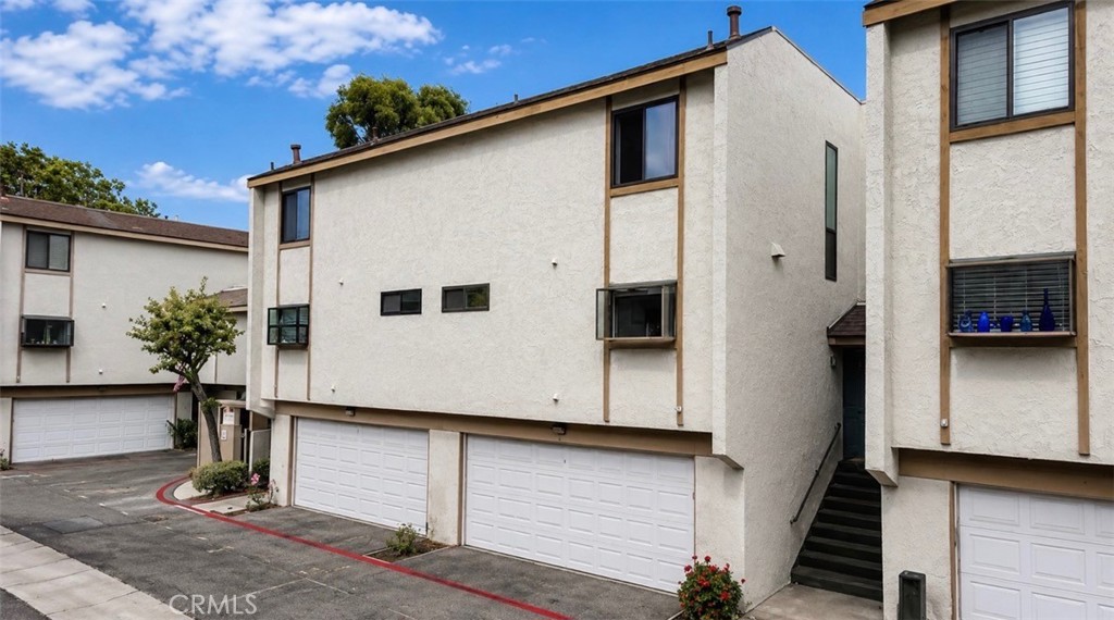 2000 W Palmyra Avenue 7