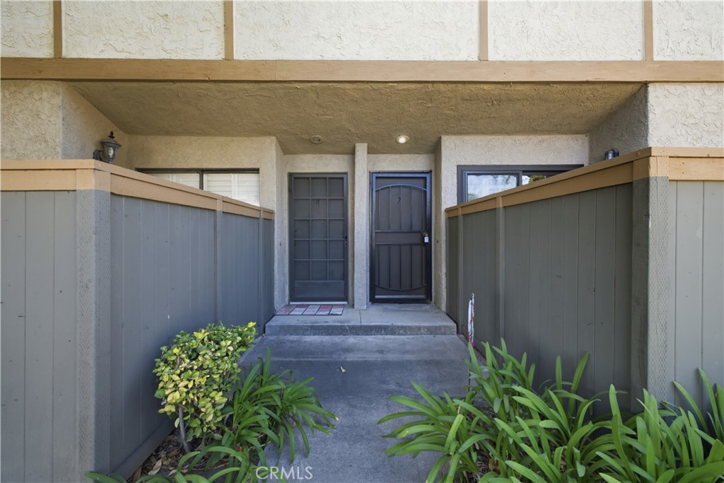2000 W Palmyra Avenue 7