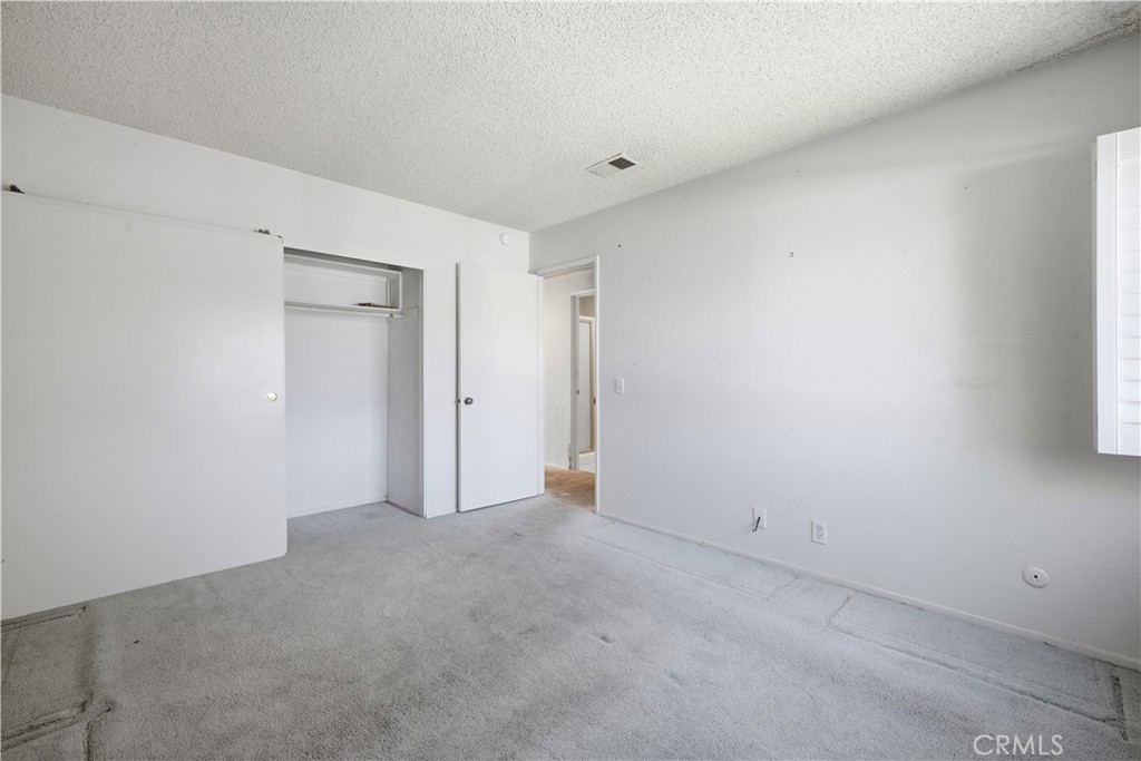 2000 W Palmyra Avenue 7
