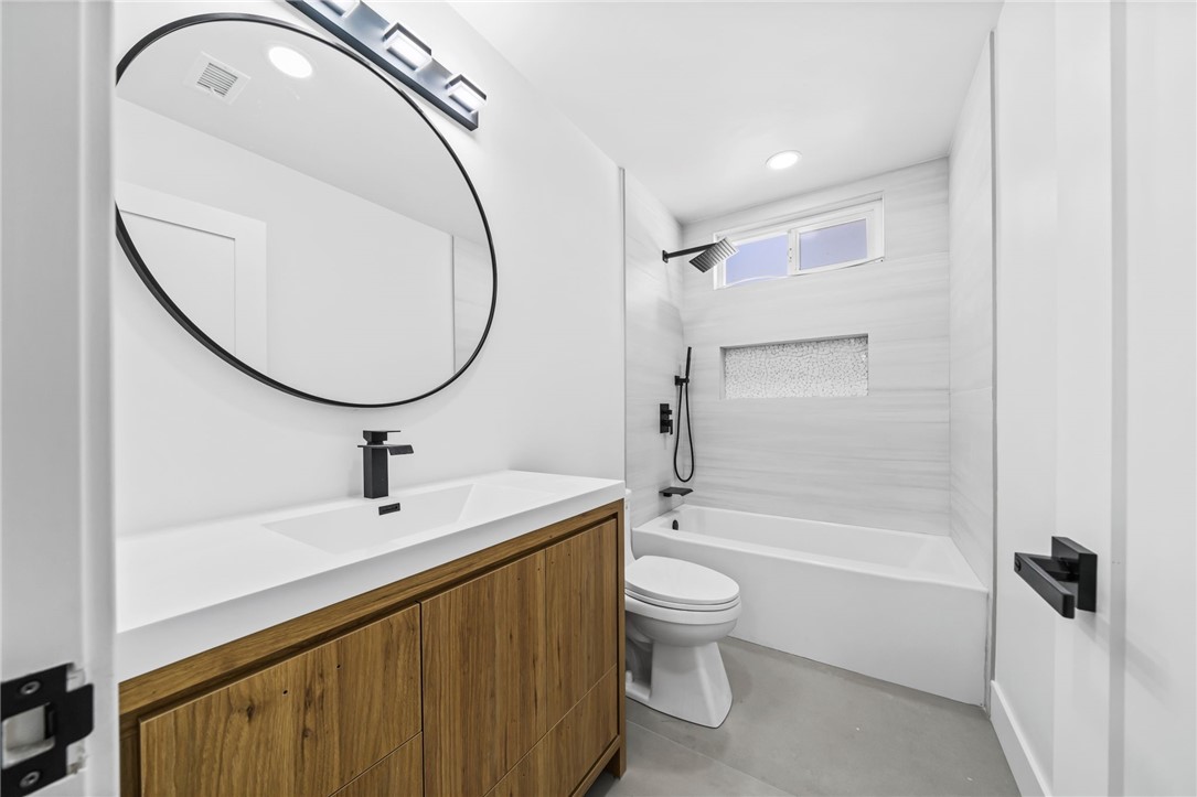 4065 Mira Verde Street