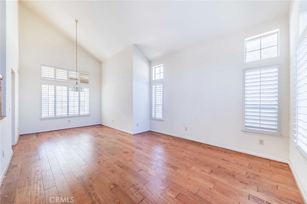 43215 Corte Montilla