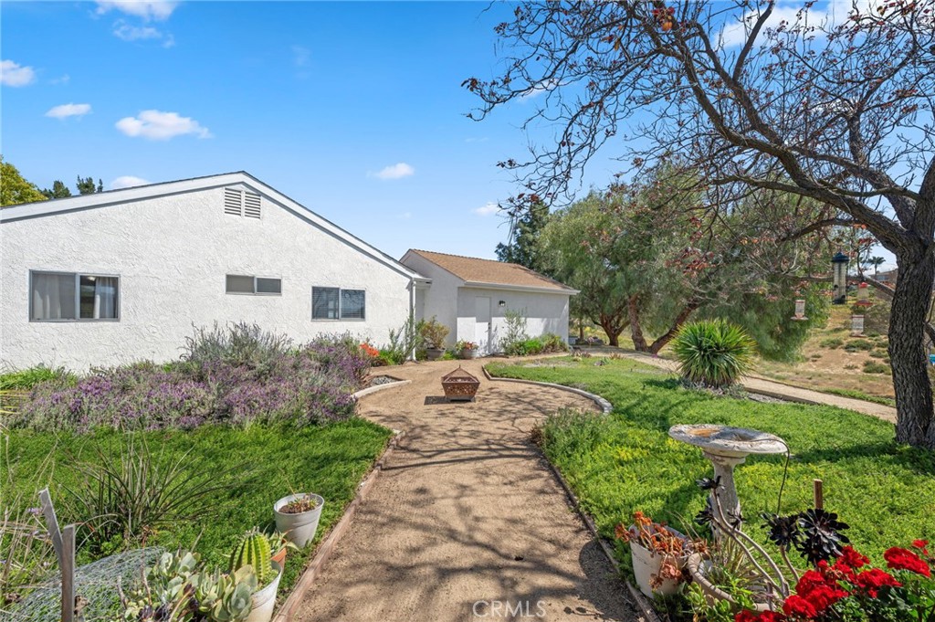 40752 Los Amantes Road